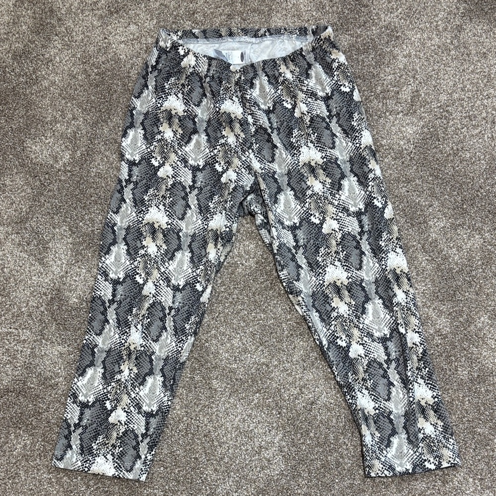 Old Navy Women's Snake Print cropped Leggings - Black, Gray, White